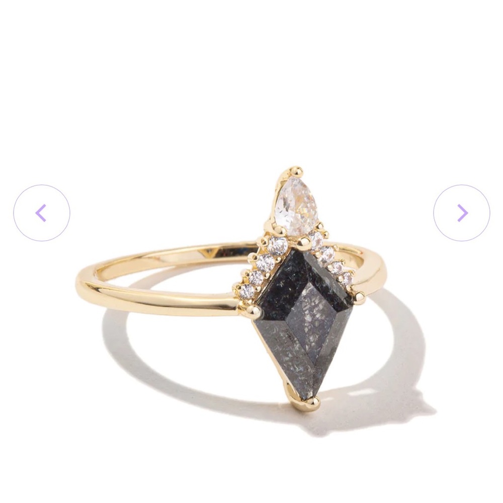 Oomiay (Gemandi) Bow Tie Gold Ring size 7